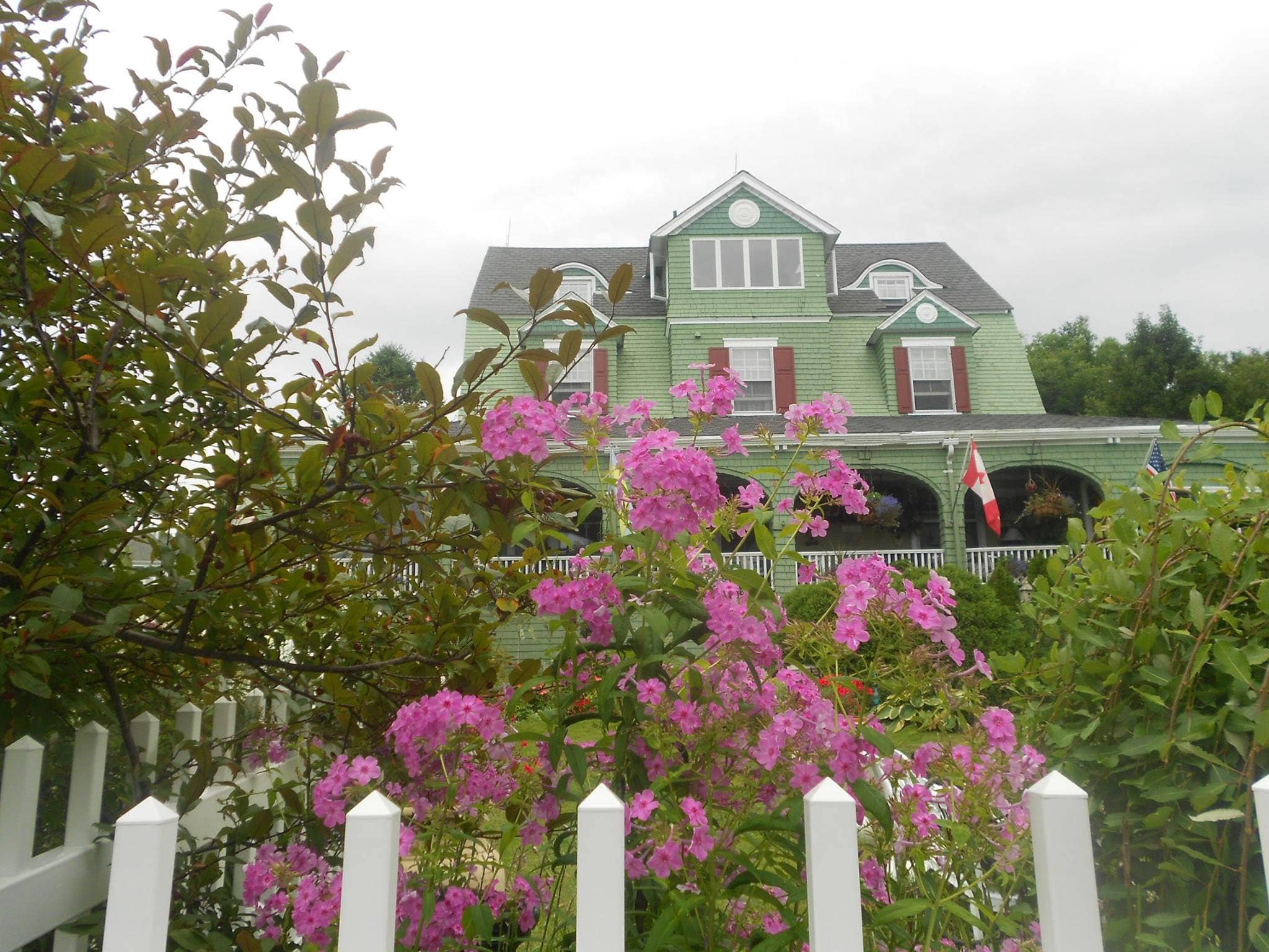 Oceanfront Bed & Breakfast in Ogunquit, Maine at Rockmere Bed & Breakfast