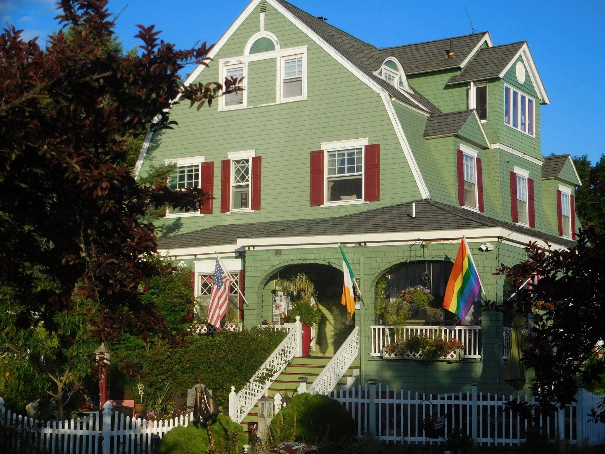 Oceanfront Bed & Breakfast in Ogunquit, Maine at Rockmere Bed & Breakfast