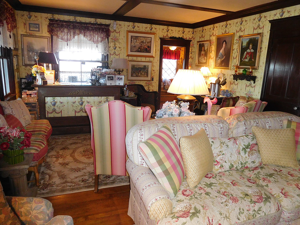 Ogunquit, Maine Waterfront Bed & Breakfast Inn Rockmere Bed & Breakfast